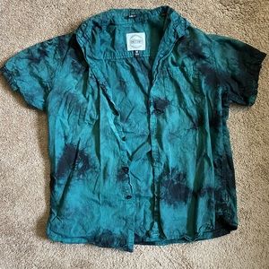 Mens Button-up Tee